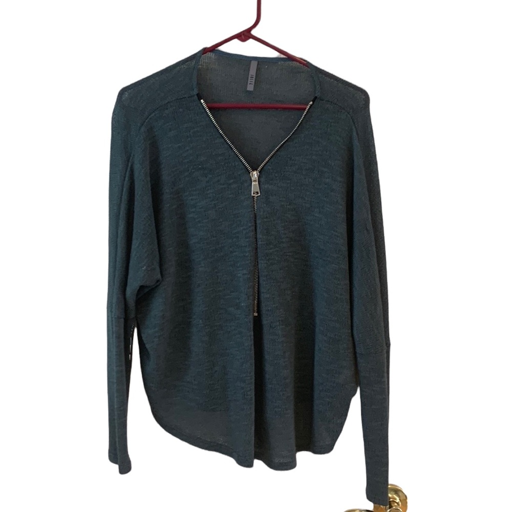 Long sleeve- green zipper sweater-medium